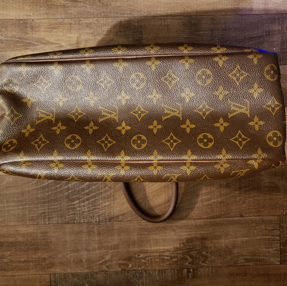 Louis Vuitton Deauville Handbag - Picture 5 of 8